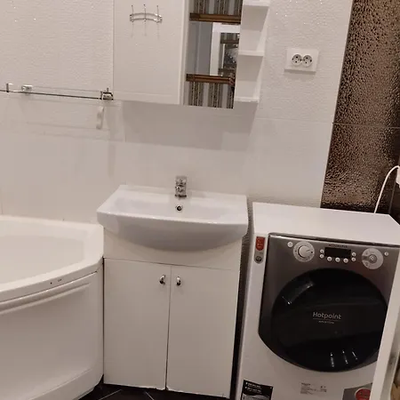 Apartament 3Х Комнатная Квартира Narwa